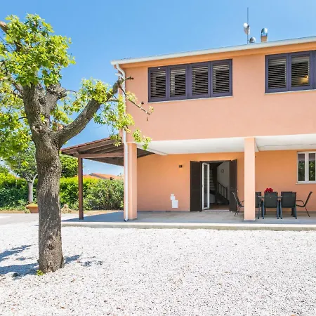 Tuscania By Interhome * Биббона